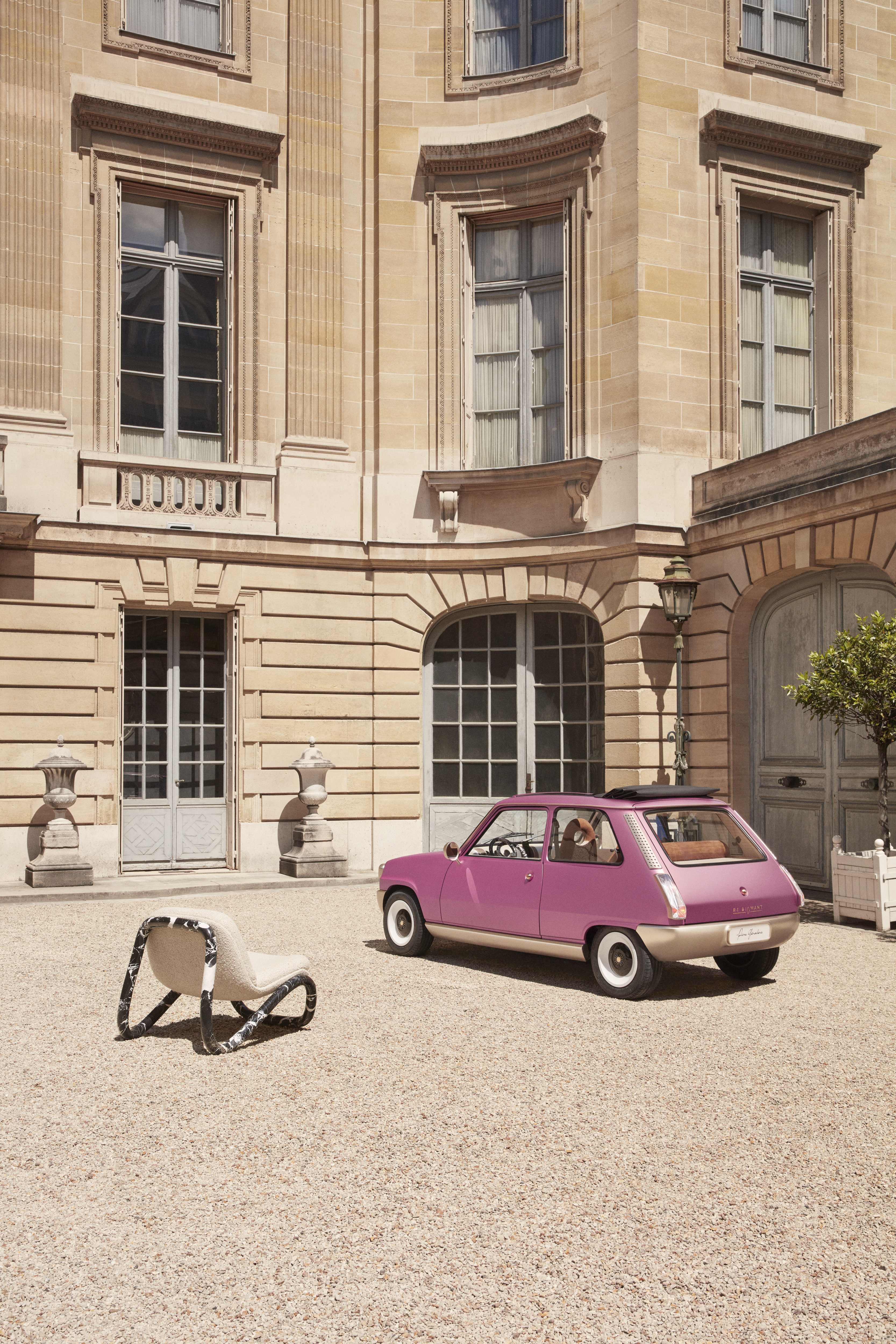 LA R5 DE RENAULT ROULE POUR MÉTAPHORES
